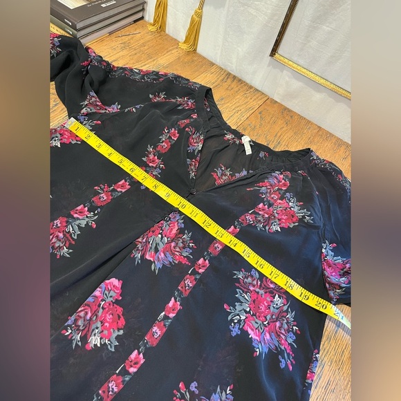 ❣️JOIE Black Floral Silk Blouse - Size L - Picture 8 of 9
